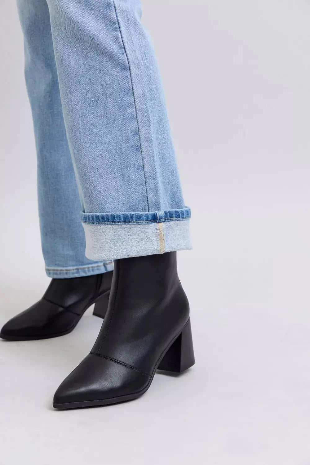 Judy Blue Jeans - Mid Rise Thermal Bootcut Jeans - Be Bliss Boutique