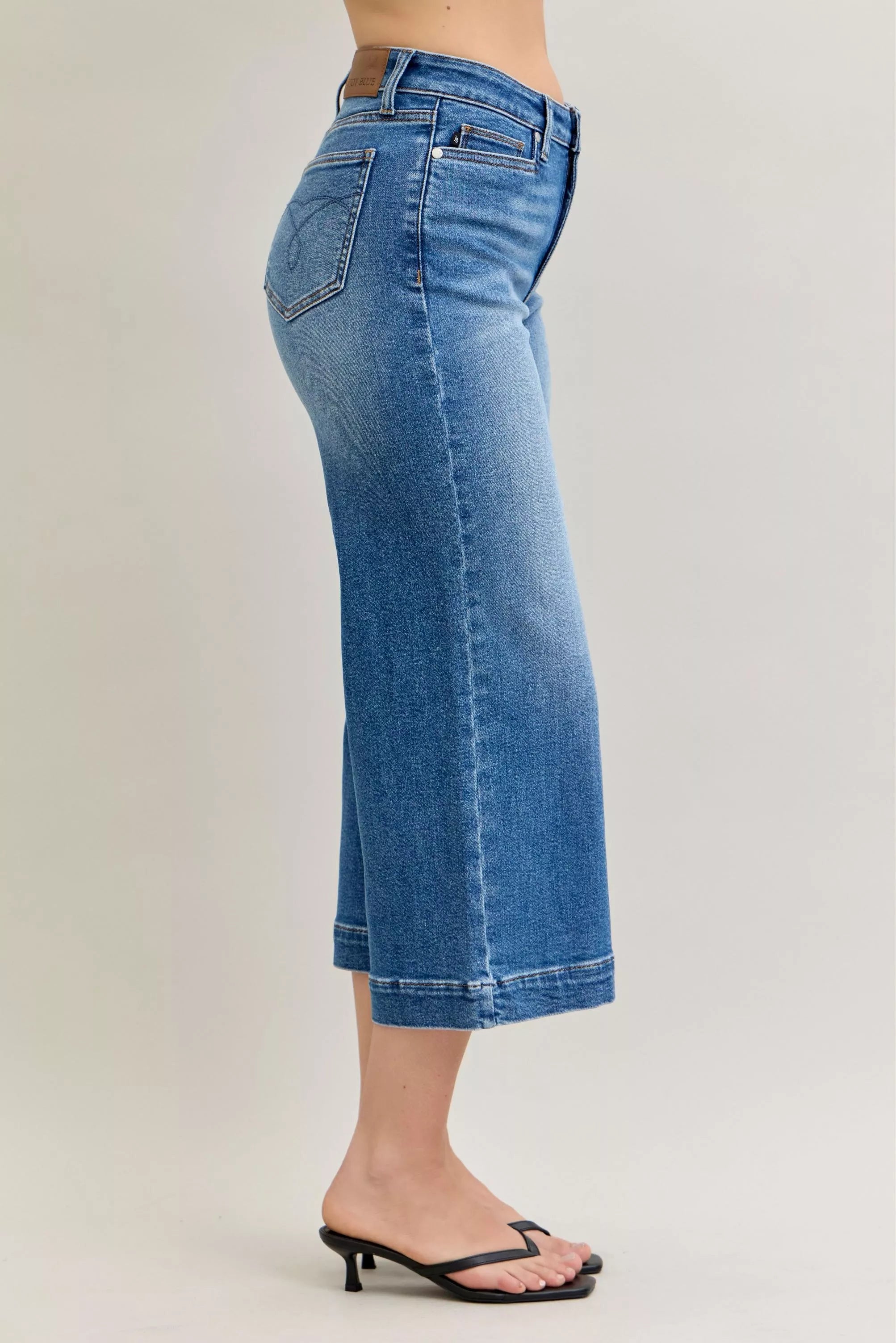 Judy Blue Jeans - Mid Rise Crop Wide Leg Jeans - Be Bliss Boutique