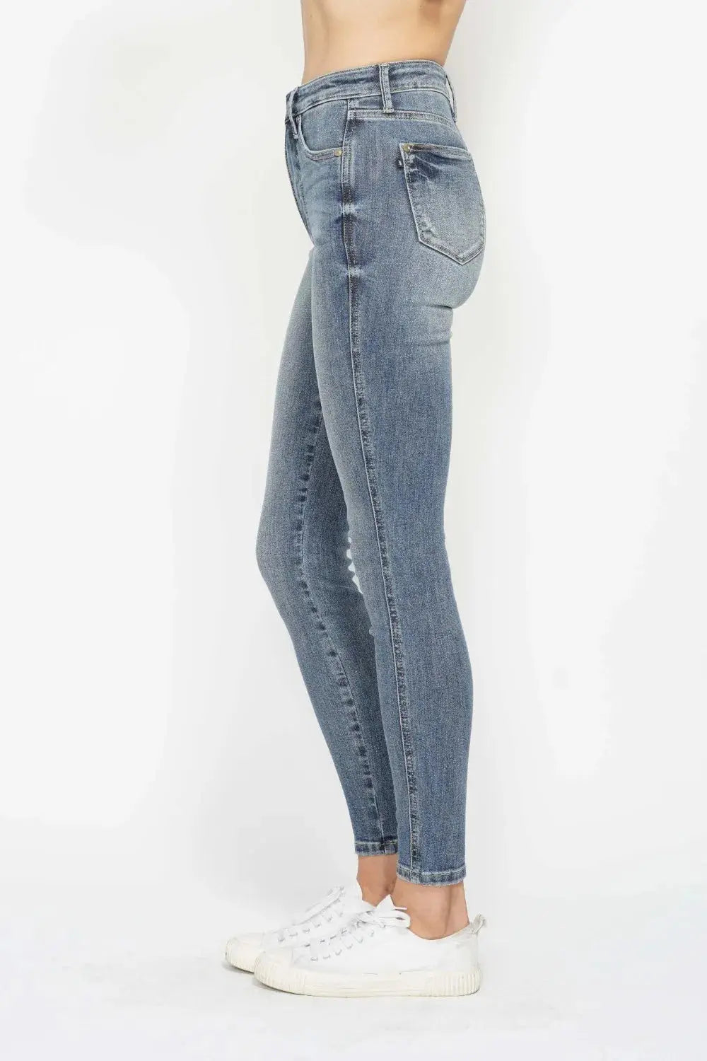 Full Size Tummy Control Contrast Wash Skinny Leg Judy Blue Jeans - Be Bliss Boutique