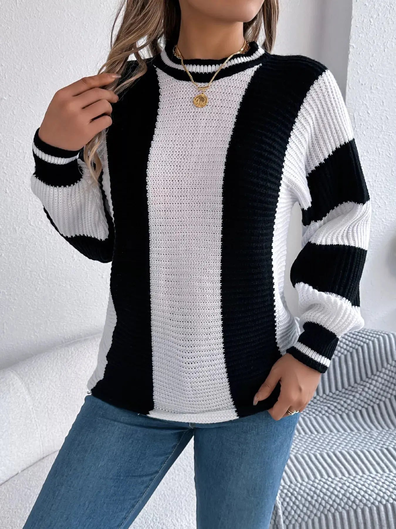 Round Neck Color Block Sweater - Be Bliss Boutique