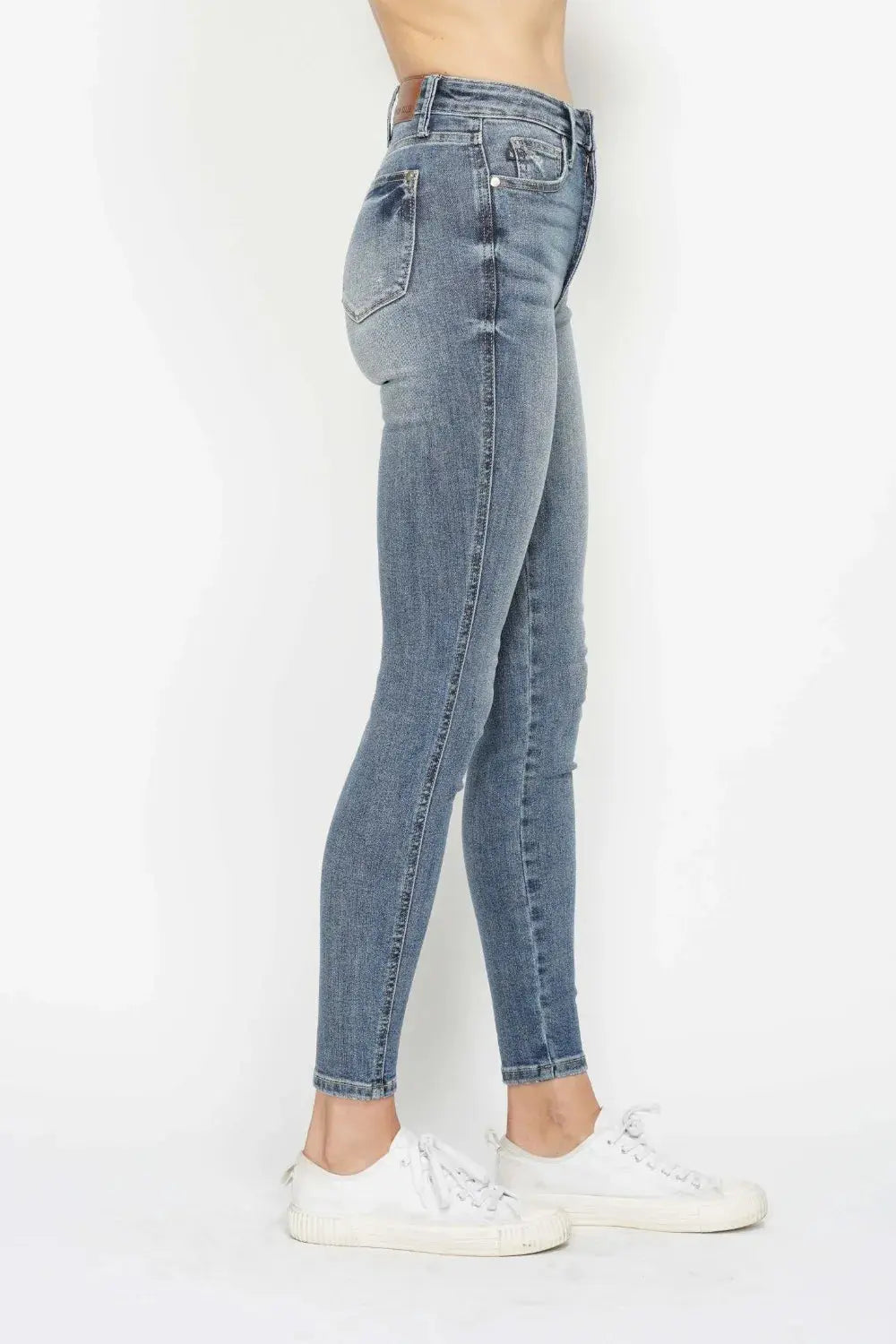 Full Size Tummy Control Contrast Wash Skinny Leg Judy Blue Jeans - Be Bliss Boutique
