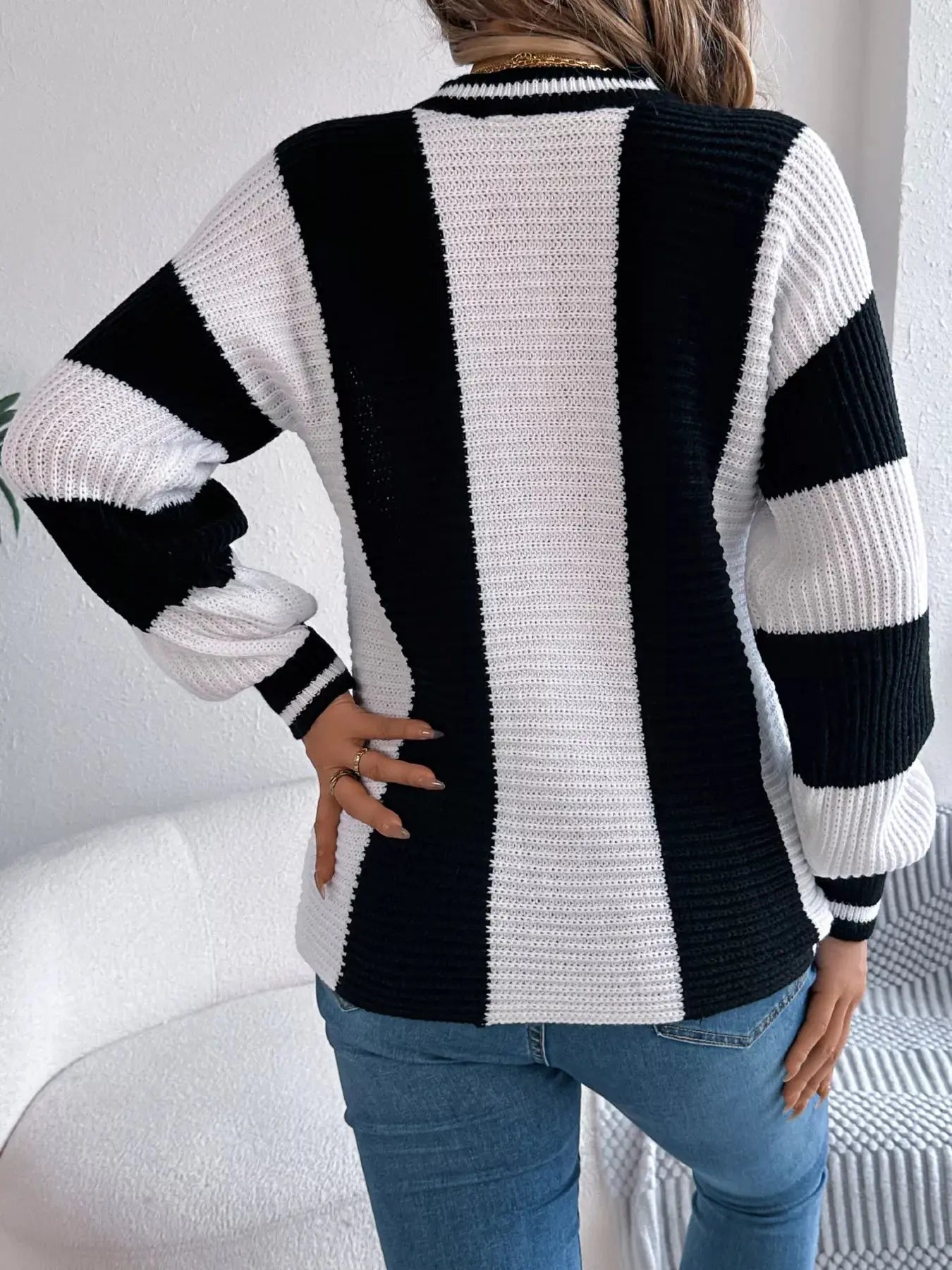 Round Neck Color Block Sweater - Be Bliss Boutique