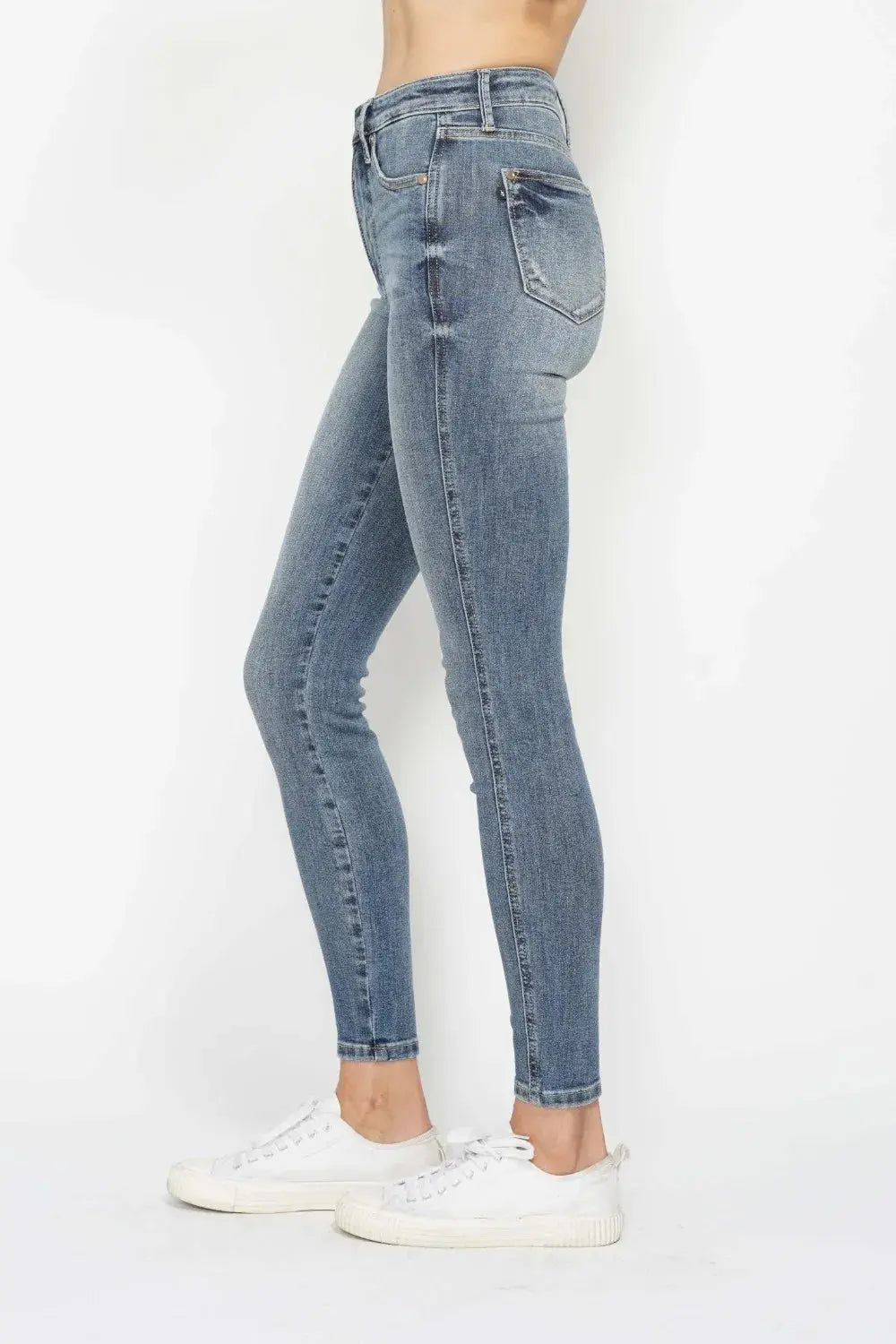 Full Size Tummy Control Contrast Wash Skinny Leg Judy Blue Jeans - Be Bliss Boutique