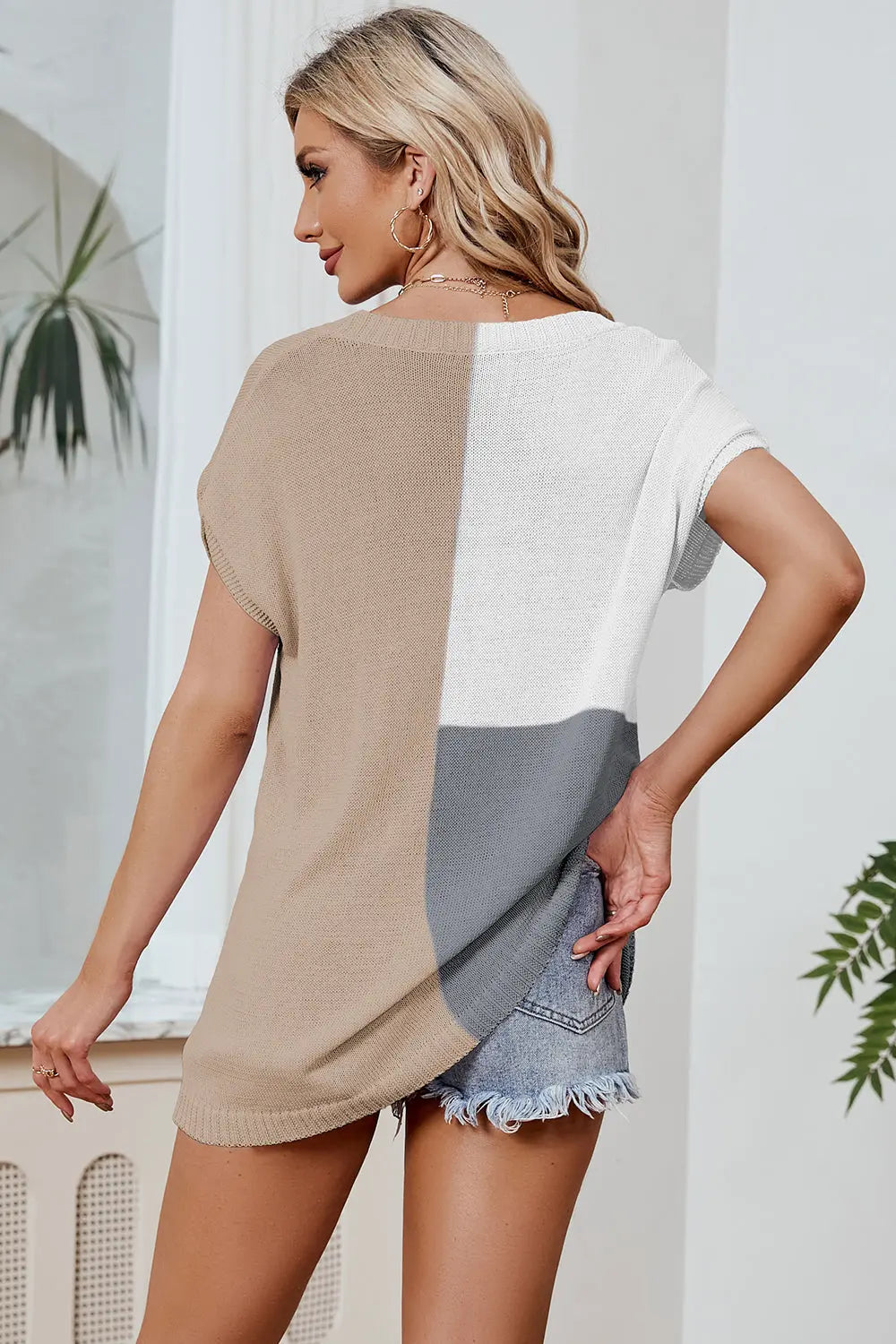 Color Block V-Neck Short Sleeve Knit Top - Be Bliss Boutique