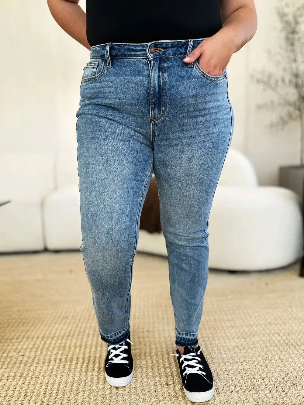Judy Blue Full/Plus Size Mid Rise Rigid Magic Release Hem Jeans | Be Bliss Boutique