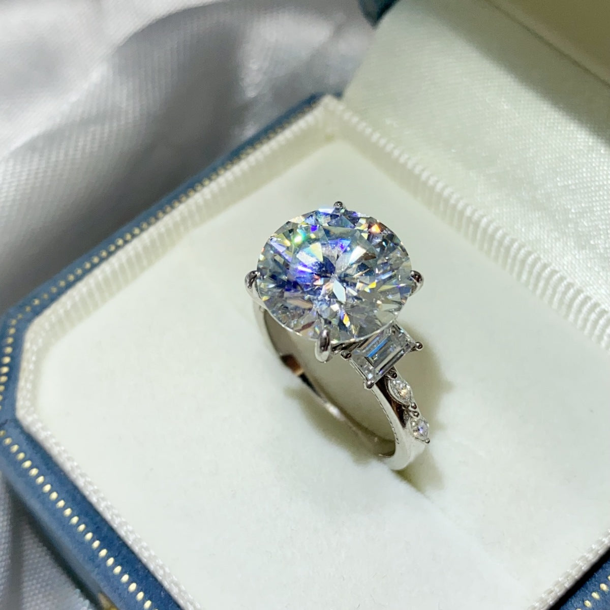 8 Carat Round Moissanite Ring 925 Sterling Silver - Be Bliss Boutique